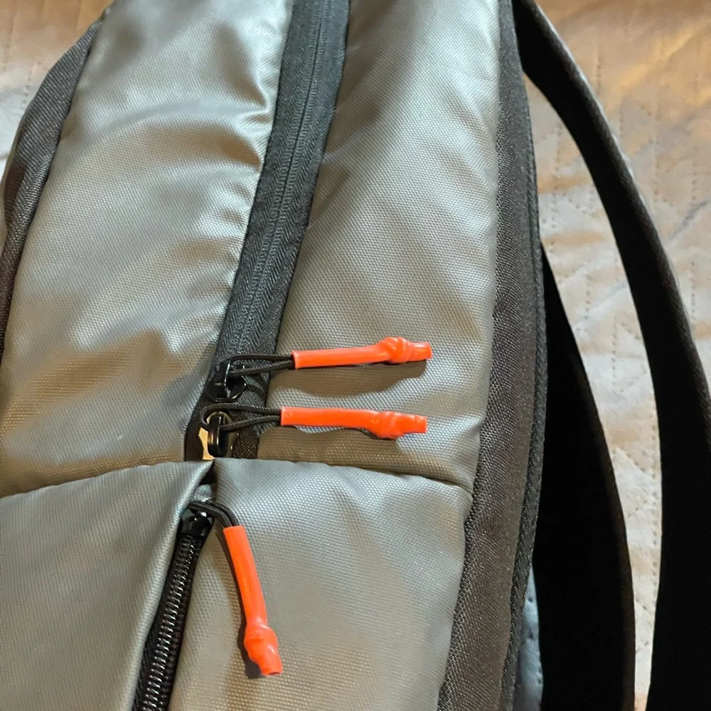 Jordan‎ backpack gray/red EUC